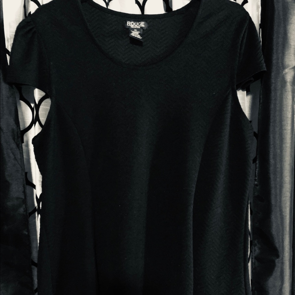 Black top with the fine detail